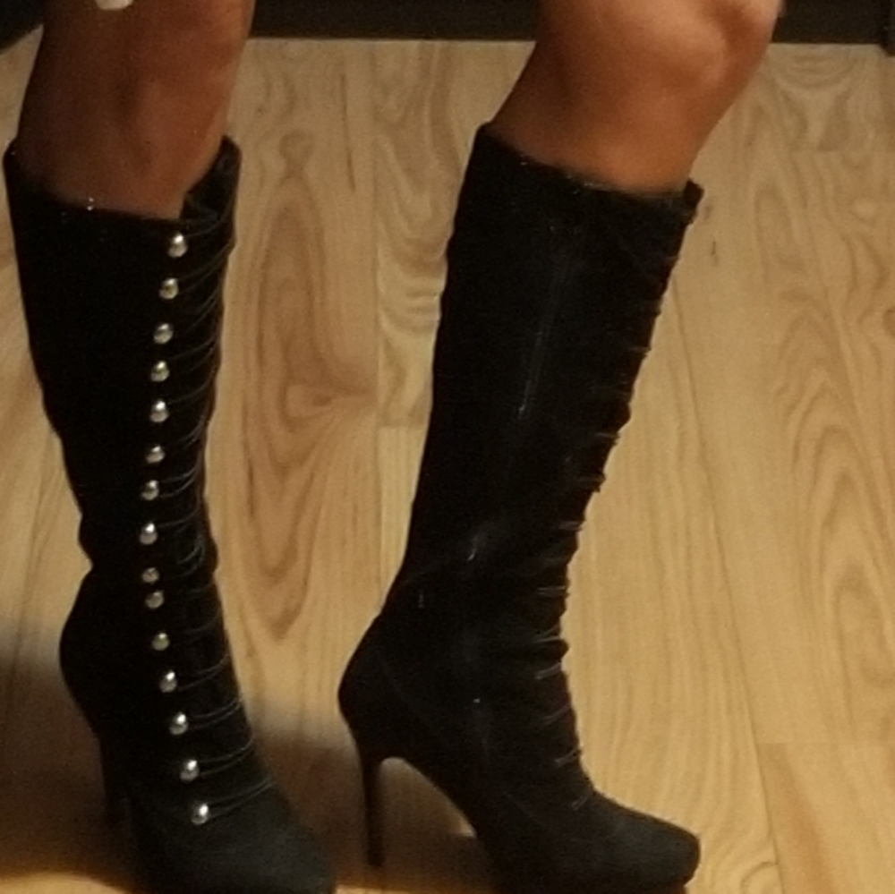 Boots - Picture 2 of 3